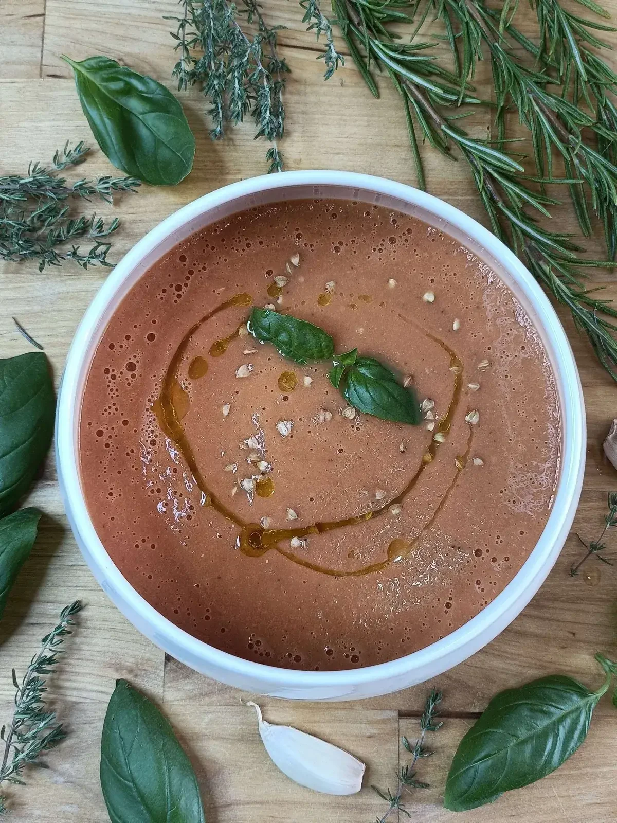 Soupe glacée tomate et ail rôtis, filet d'huile de lin par Florence Oustau - Lin des Pyrénées