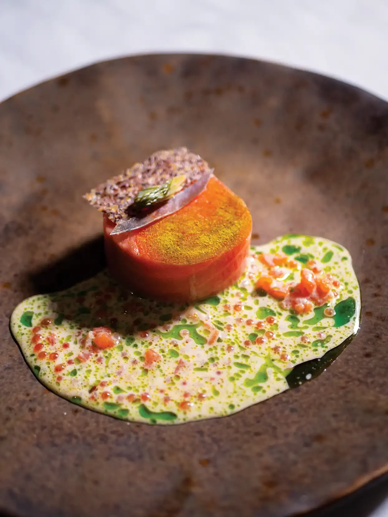 La truite du chef Benjamin Torrezan, dressée à l'assiette